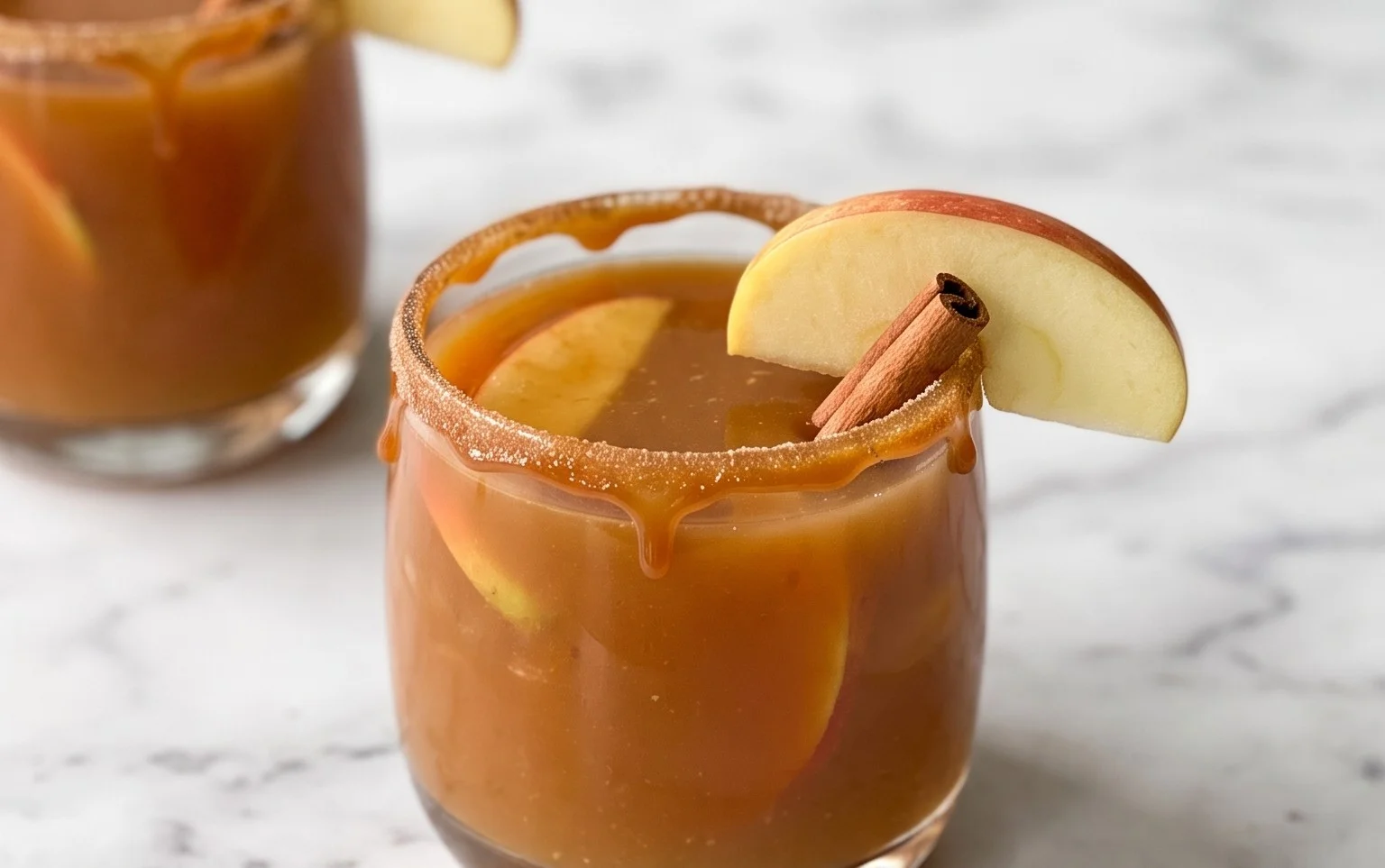 Easy Caramel Apple Cocktail Recipe